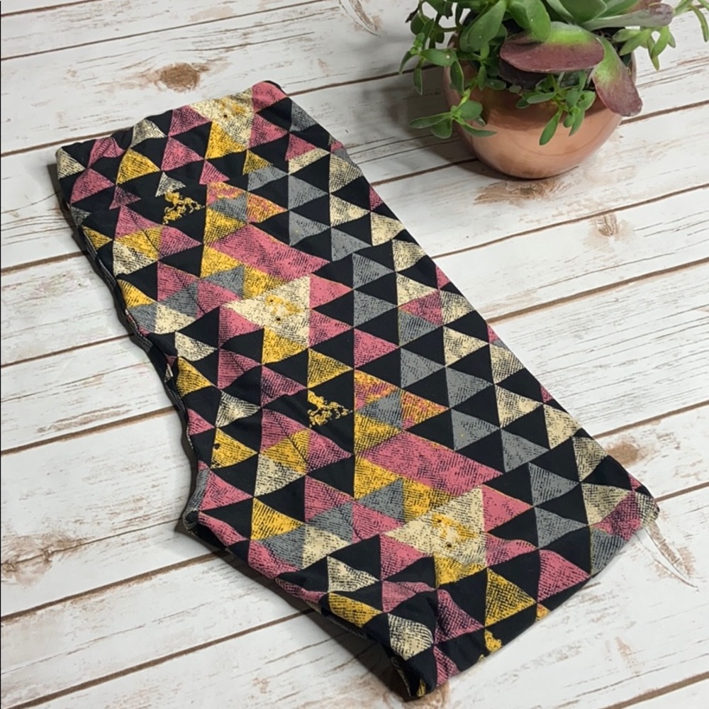 NEW LuLaRoe Tall and Curvy Geometric Acid Wash